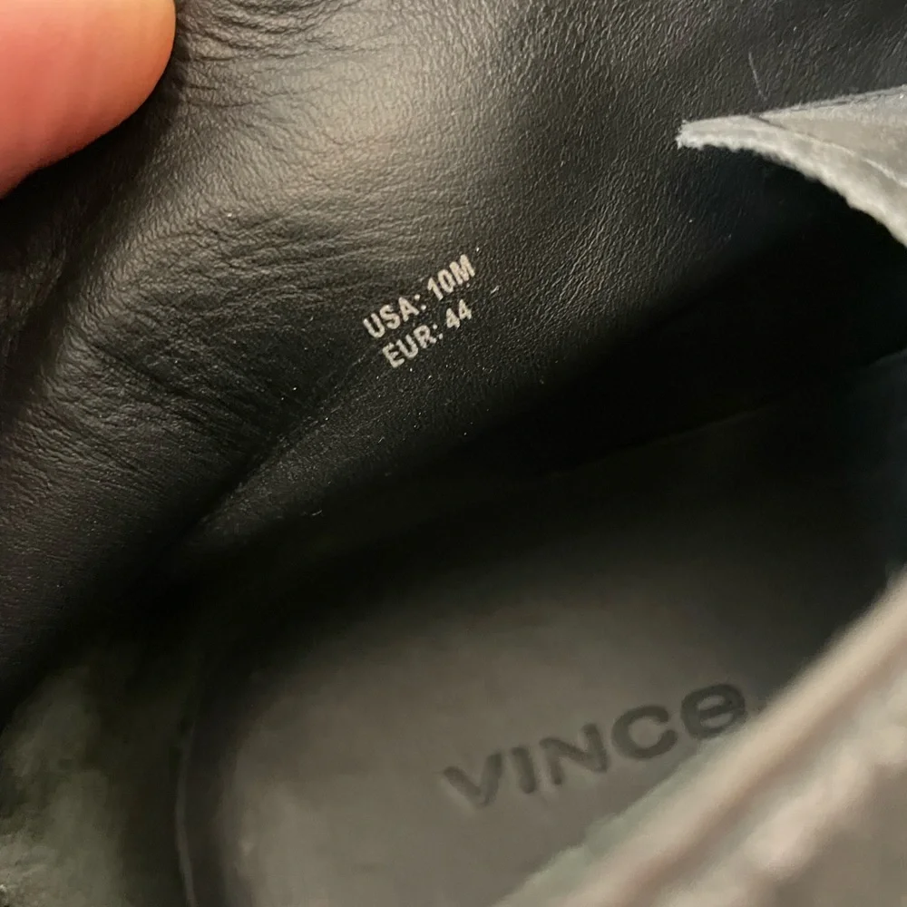 VINCE. Lace Up Suede Chukka Boots in Gray Size 10 M‎ $350